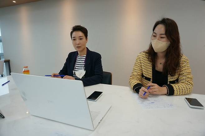 지난달&nbsp;27일 서울시 용산구 세계일보 사옥에서 서혜진 한국여성변호사회 인권이사, 김진아 여성의당 서울시장 후보,&nbsp;초등성평등연구회 교사 A씨가 대담을 나누고 있다. 개인사정으로 A&nbsp;교사는 온라인 플랫폼으로 대담에 참석했다.