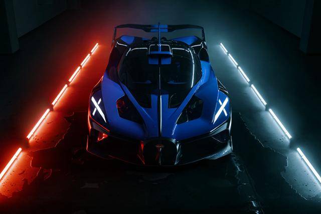 부가티는 110년의 긴 역사, 그리고 더욱 대담한 성능으로 시장의 이목을 집중시키고 있다.