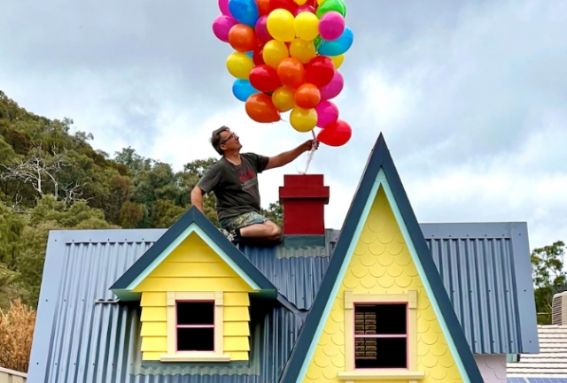 핀처씨는 아들 레오를 위해 약 15개월에 걸쳐 영화 속 집을 재현해냈다. 호주ABC