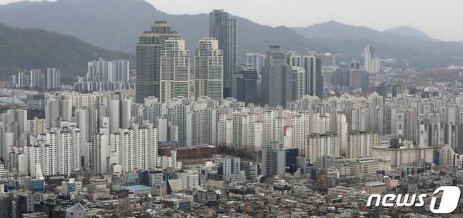 서울 강남 일대 아파트 단지 모습. 2021.4.2/뉴스1 © News1 민경석 기자