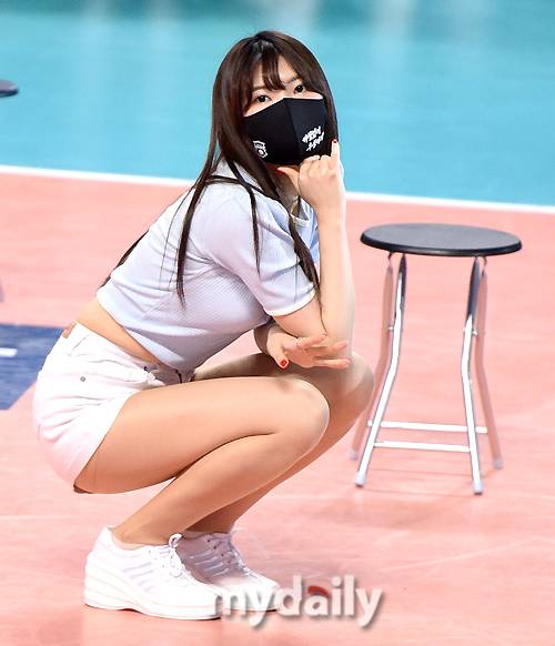 ▲ '새침한 눈빛'