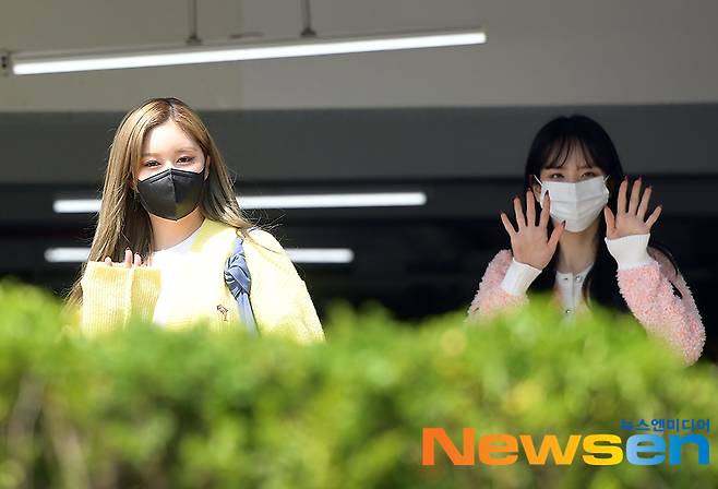 Girls Group WJSN Dayoung and SEOLA attend the KBS Cool FM Jung Eunji Gayo Plaza schedule held at KBS Main Building in Yeouido, Yeongdeungpo-gu, Seoul on April 7th.