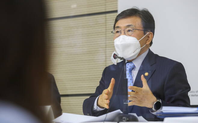 South Korean Minister of Health and Welfare Kwon Deok-cheol speaks during a press conference Thursday morning. (Ministry of Health and Welfare)
