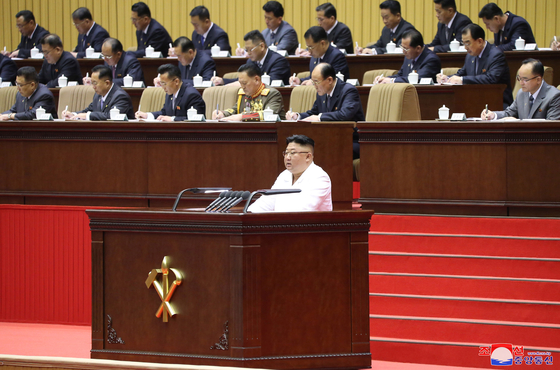 North Korean leader Kim Jong-un speaks at the 6th Conference of Cell Secretaries of the Workers' Party of Korea in Pyongyang on Tuesday, in a photo released by the North's official Korean Central News Agency Wednesday. [YONHAP]