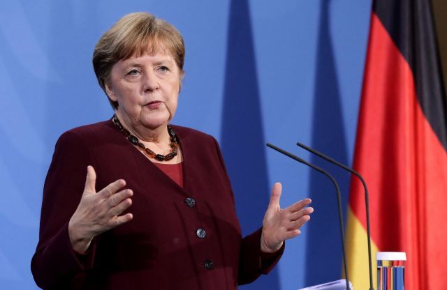 앙겔라 메르켈 독일 총리가 지난달 19일(현지시간) 베를린에서 연방정부·16개 주총리와 코로나19 백신 접종 가속화 방안을 논의한 뒤 기자회견을 하고 있다. AFP연합뉴스