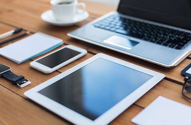 한 온라인 커뮤니티에 '당근마켓'에서 아이패드를 거래하려다가 초등학생에게 사기를 당할 뻔했다는 사연이 올라왔다. /사진=이미지투데이