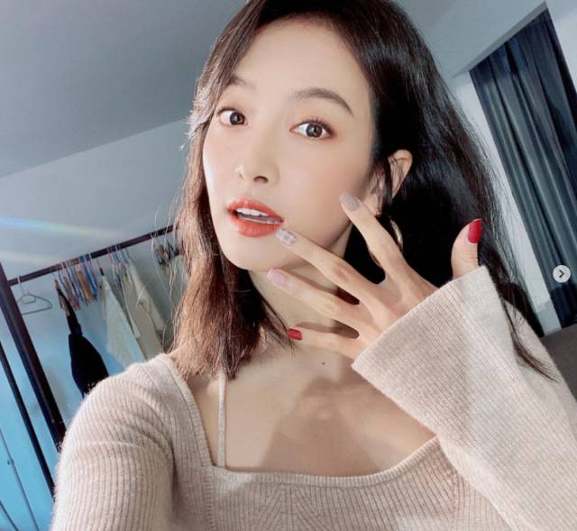 / 사진=빅토리아 SNS