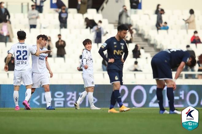 충남아산이 서울 이랜드를 1-0으로 이겼다.(한국프로축구연맹 제공)© 뉴스1