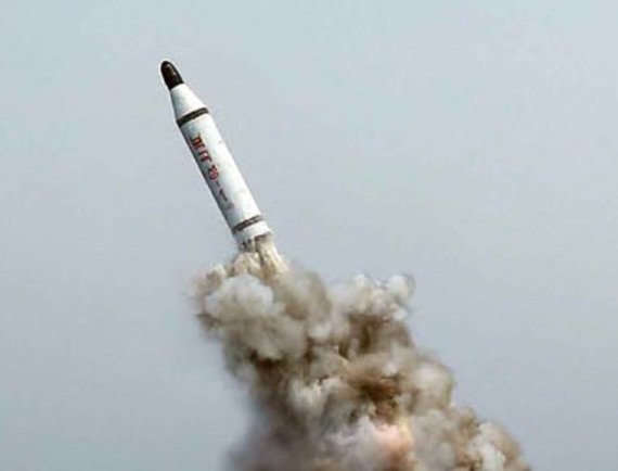 북한의 잠수함발사탄도미사일(SLBM) '북극성1형'. 사진=노동신문, 뉴스1.