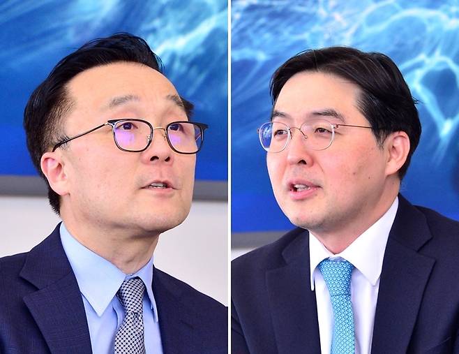 Bae, Kim & Lee managing partners Sky Yang (left) and Choi Seung-jin speak during an interview at the firm’s headquarters in central Seoul. (Park Hyun-koo/The Korea Herald)