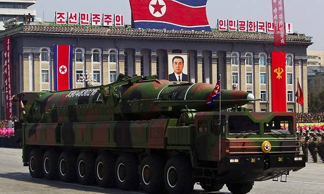 북한이 2012년 4월 15일 김일성 생일 100주년 군사퍼레이드에서 최초로 공개한 ICBM KN-08. 핵탄두를 탑재해 미 본토를 직접 타격 가능한 것으로 알려져 있다