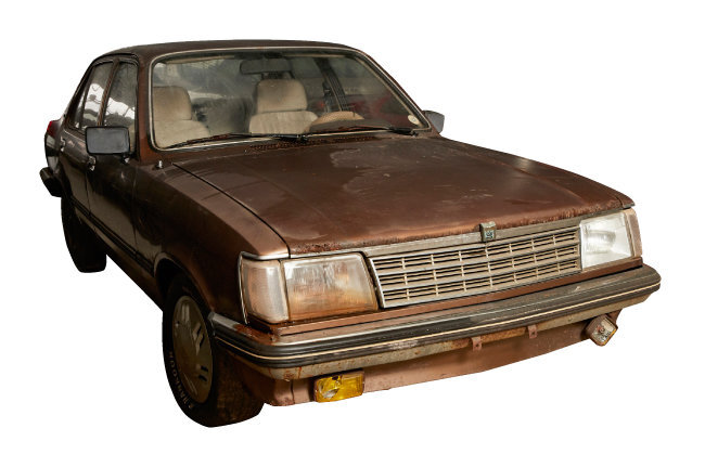 1983년 새한자동차가 대우자동차로 사명을 바꾸고 출시한 ‘맵시나’.