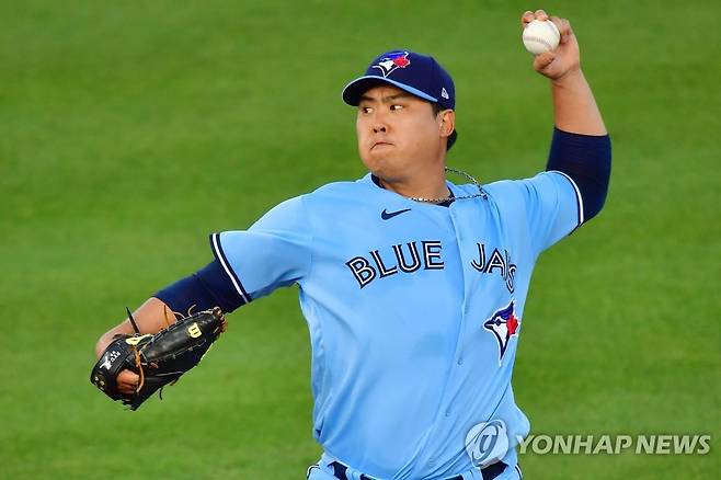 양키스 강타선을 상대로 역투하는 류현진 [게티이미지/AFP=연합뉴스]