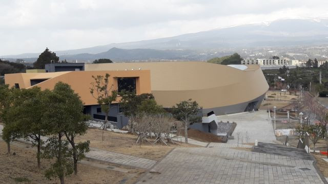 서귀포시가 지역 내 음악활동 예술인과 시민들의 자유로운 음악창작 활동의 뒷받침을 위해 제주 영상·문화산업진흥원과 손잡고 4월부터 본격적으로 음악창작소를 운영한다고 15일 밝혔다. / 서귀포시 제공