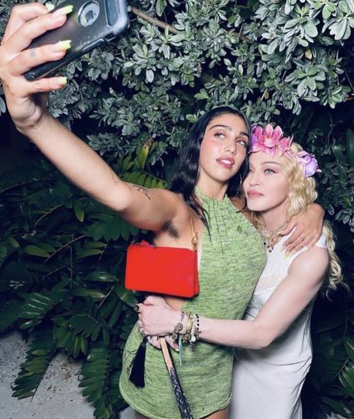 팝 스타 마돈나와 그의 딸 루데스 레온/사진=마돈나 인스타그램