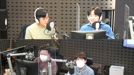 남승민과 나태주가 KBS 쿨FM '윤정수 남창희의 미스터라디오'에서 입담을 뽐냈다. 보이는 라디오 캡처