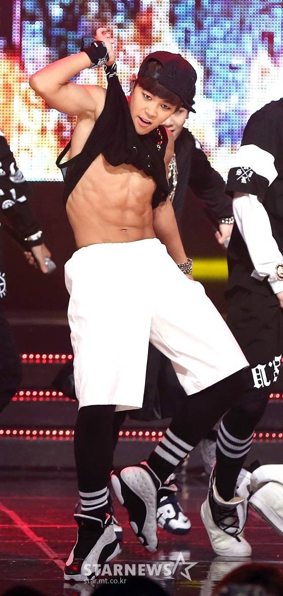 2013년 6월 27일 Mnet '엠카운트다운' 무대에서 공연 중인 방탄소년단 지민(BTS JIMIN) /사진=스타뉴스