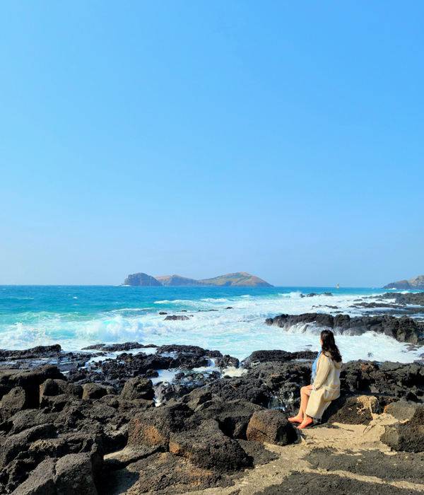 수월봉 화산석 바위와 차귀도