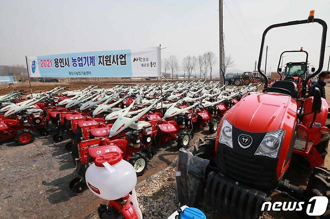 농업인들에게 보급될 농기계 모습.(용인시 제공) © News1