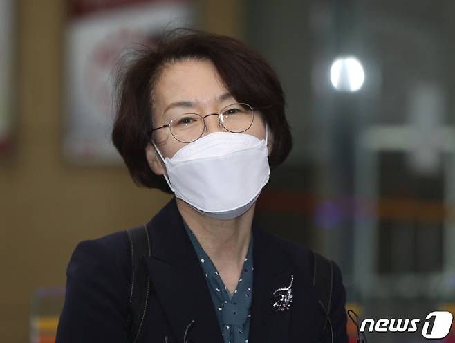 연이은 '깜짝 주인공'..임혜숙 과기정통부 장관 발탁에 '뒷말 무성'