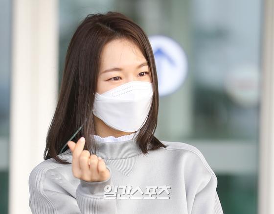 Actor Yeri Han is leaving for United States of America LA via the Incheon International Airport Terminal 2 to attend Academy Awards on Tuesday afternoon.