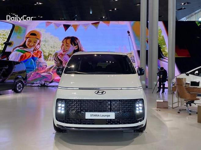 현대차, 스타리아 </figcation>