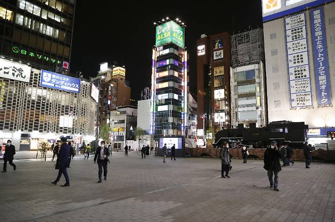 한산한 모습의 도쿄 신바시역 앞 광장. 연합뉴스