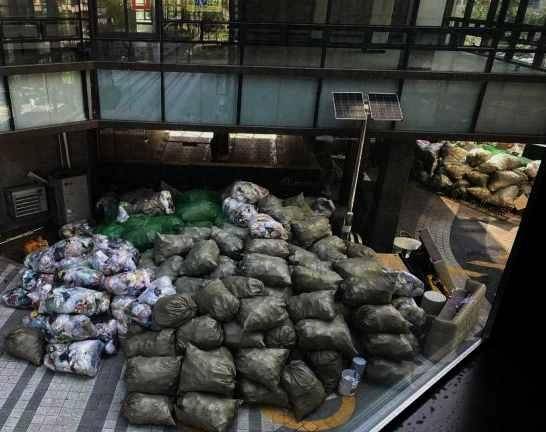 계약 취소가 인정된 상가 창문 밖 풍경 [원고 측 제공]