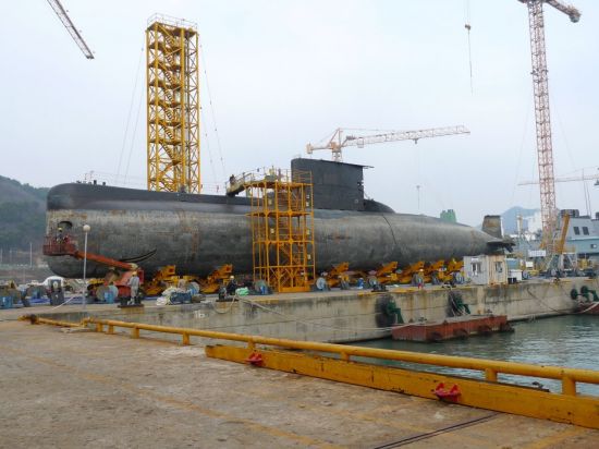 인도네시아 잠수함은 지난 2009년 대우조선해양에서 레이더, 음파 탐지기, 전투 체계 등의 장비 성능을 대폭 강화했다.