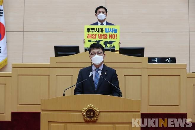 제351회 임시회에서 결의안을 대표발의한 민병대(여수3, 민주) 의원은 “일본 뿐 아니라 전 세계인을 위험에 빠트리는 무자비한 폭력 행위”라고 강하게 비판했다.[사진=전남도의회]