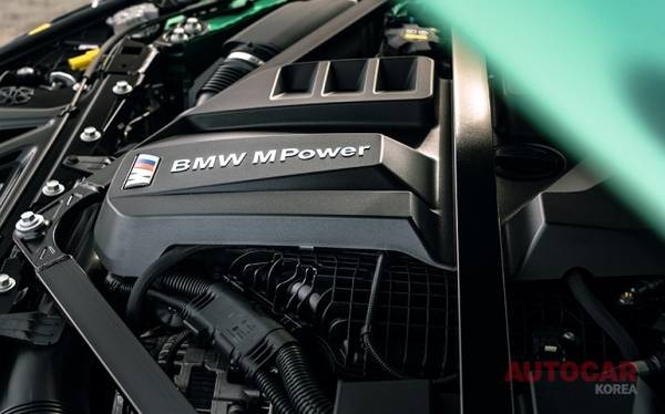 S58 엔진은 X3M에 사용되는 엔진과 동일하다