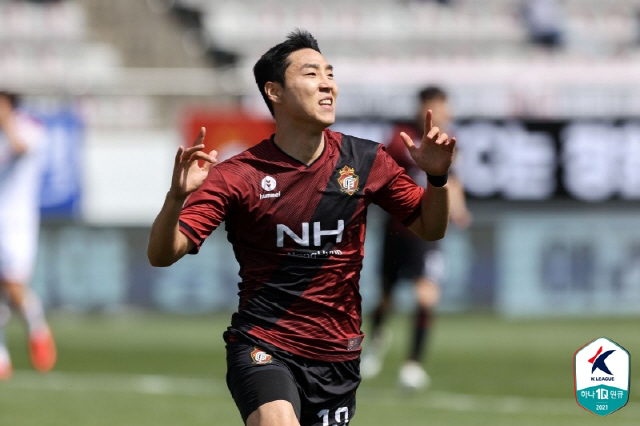 부산 아이파크 공격수 이정협. (한국프로축구연맹 제공) © 뉴스1