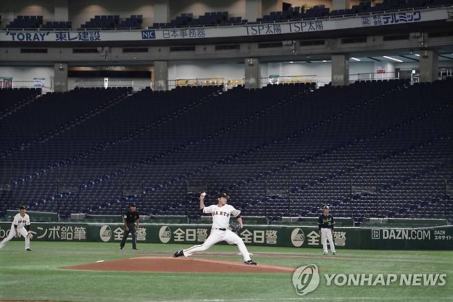 무관중으로 경기 치르는 일본 프로야구 [EPA=연합뉴스]