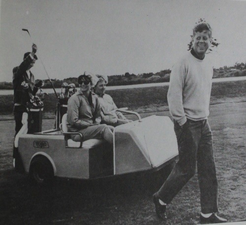 1960년대 케네디 대통령 가족의 골프 라운드 한 때.