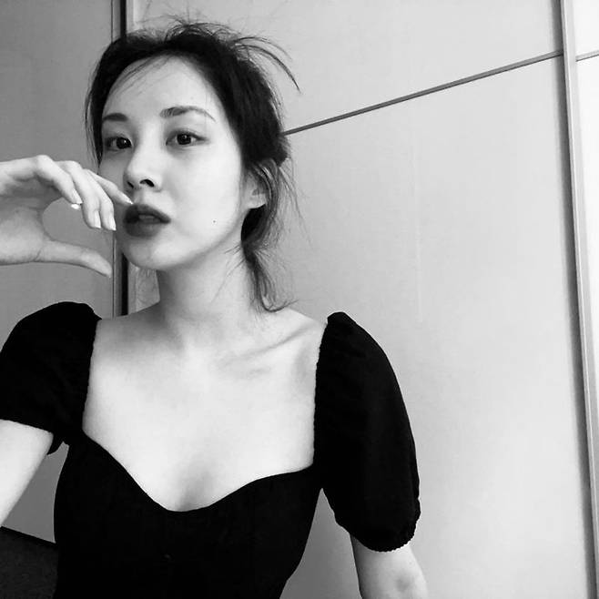 Group Girls Generation member and actor Seohyun reported the alluring current situation.Seohyun posted several photos on his Instagram account on April 26 with black heart emojis.In the open photo, Seohyun is staring at the camera with an attractive expression wearing a blouse with a shoulder and a long neckline.The colorful beauty that comes out of black and white also thrilled the fans.Actor Lee Cheong-aa, who encountered the post, commented, Even if it is black and white, it is bright.Meanwhile, Seohyun made his debut as Group Girls Generation in 2007; he has been performing in parallel since the SBS drama Devotion in 2013.Last year, he appeared on JTBCs Hello Dracula and Private Life.