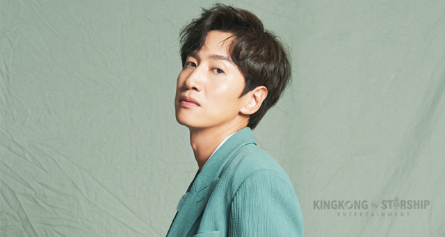 Actor Lee Kwang-soo will get off at SBS entertainment program Running Man in 11 years.Lee Kwang-soos agency King Kong by Starship said on May 27, Lee Kwang-soo will get off the SBS entertainment program Running Man on May 24th.Lee Kwang-soo was undergoing a steady rehabilitation treatment last year due to injuries caused by an accident, but there were some areas where it was difficult to maintain the best condition when shooting, the agency said. After a long discussion, I decided to have time to reorganize my body and mind.It was not easy to decide to get off the program Yi Gi, which had been in a short period of 11 years, but I decided that it would take physical time to show better things in future activities, he added.Lee Kwang-soo has been a member of Running Man, which was first broadcast in 2010, for 11 years.While working as an actor, he showed witty dedication in entertainment, comic chemistry with members, and received titles such as traitor, and received the love of the public.Especially, with the unique Girin nickname and Asian Prince character, many people are disappointed in Lee Kwang-soos vacancy as he gave a lot of laughter to Running Man viewers.▲ Specialization of position of agency belowHi!King Kong by Starship.Actor Lee Kwang-soo will announce that he got off the SBS  for the last time on May 24th (Month).Lee Kwang-soo was undergoing steady rehabilitation treatment due to injuries caused by the accident last year, but there were some parts that were difficult to maintain the best condition when shooting.After the accident, I decided to have time to reorganize my body and mind after a long discussion with members, production team, and agency.It was not easy to decide to get off the program Yi Gi, which had been in a short period of 11 years, but I decided that it would take physical time to show better things in future activities.I would like to express my sincere gratitude to Lee Kwang-soo for his interest and love through the Running Man. I will greet Lee Kwang-soo in a healthy and bright manner.Thank you.kim do-hee