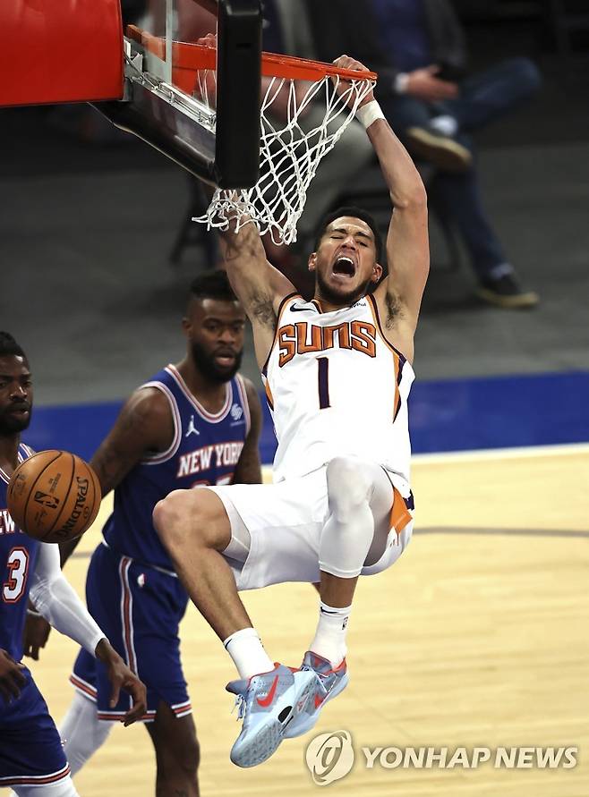 피닉스 데빈 부커의 덩크 [AP=연합뉴스]