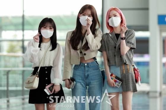 아이즈원 나코, 사쿠라, 히토미(왼쪽부터) 인천국제공항=임성균 기자