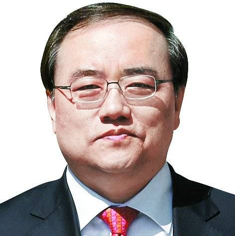 김성한 고려대 국제대학원 교수. 외교부 산하 외교안보연구원 미주연구부장을 거쳐 이명박 정부 시절에는 대통령 직속 국가안보총괄점검회의 위원을 지냈고 이어 외교통 상부 2차관을 역임했다. 중앙포토