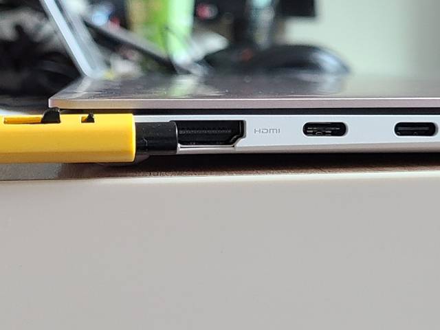 삼성전자 갤럭시 북 프로 두께 비교/사진=노현섭 기자