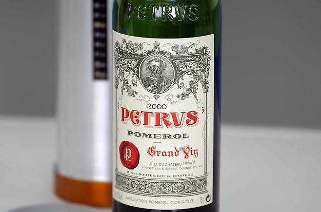 국제우주정거장(ISS)에서 약 14개월간 숙성된 뒤 지구로 돌아온 프랑스 메를로 품종의 와인 ‘샤토 페르뤼스 2000’