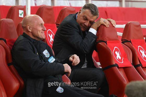 10일(한국시간) 치러진 아스널과의 경기에서 샘 앨러다이스 감독. 사진=게티이미지