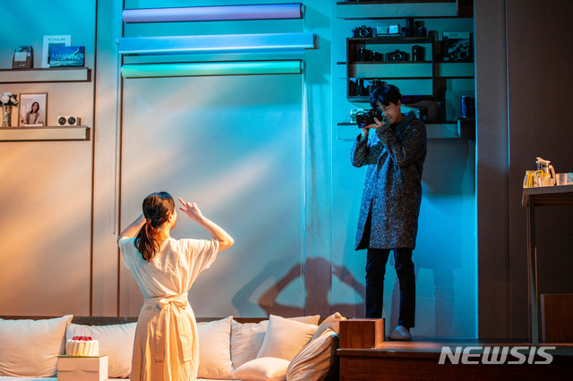 [서울=뉴시스]연극 '안녕, 여름' 스틸. (사진=알앤디웍스 제공) 2021.05.11. photo@newsis.com