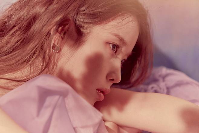 가수 아이유. 이담엔터테인먼트 제공