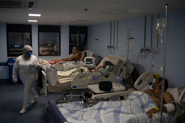 브라질 리우데자네이루 지역의 한 병원에서 치료 중인 코로나19 감염자들 모습.