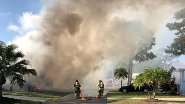 화재의 현장. 새러소타 경찰 제공