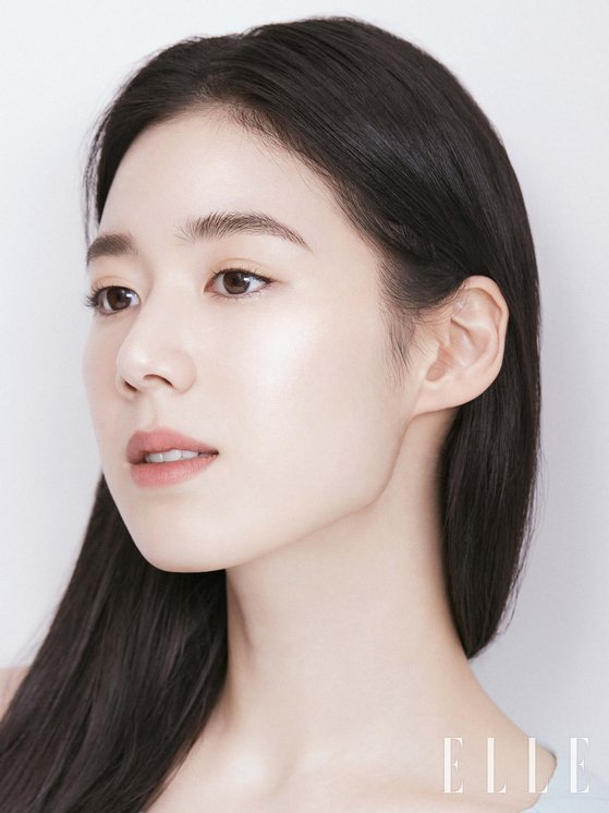 A pictorial by Actor Jung Eun-chae has been released.In a photo released by fashion media Elle on Thursday, Jung Eun-chae boasted a moist and transparent Skins.Even though the filming was conducted all day from early morning, it is the back door that kept the perfect Skins condition so that there was little need for the candidates for the shooting results.Meanwhile, Jung Eun-chae is meeting with the public through pictorials and advertisements after filming the global video streaming service (OTT) Apple TV Plus series Pachinko.
