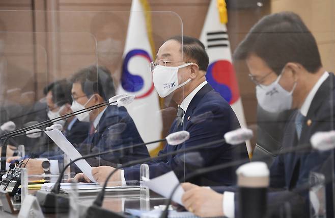 Finance Minister Hong Nam-ki speaks at a meeting of economy-related ministers at the government complex in Seoul on Monday. (The Ministry of Finance)