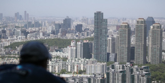 서울 강남구 대모산 전망대에서 바라본 강남 아파트 일대. <연합뉴스>