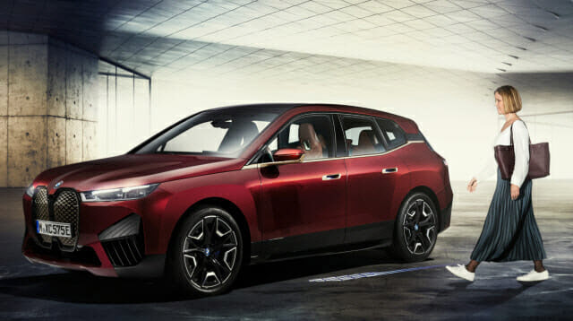 BMW는 ‘디지털 키 플러스’ 기술을 전기차 iX부터 적용한다고 밝혔다. BMW 제공